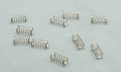 Kadee 637 HO-Scale Truck Springs (18) For All Kadee HO Except 513 & 555