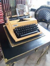 Antike Schreibmachine ERIKA mit Koffer / DDR / Vintage / Nostalgie / RAR  A02