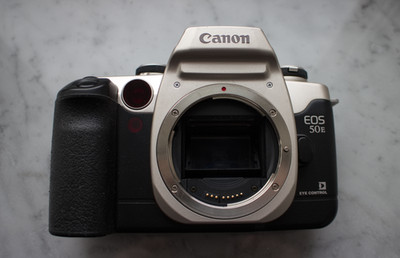 Canon EOS 50 E - Spiegelreflexkamera, äußerlich sehr gut erhalten
