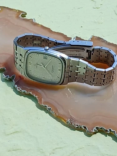 Omega Seamaster Quartz Square Men's Watch 34.5mm Used Non-Working. Beautiful