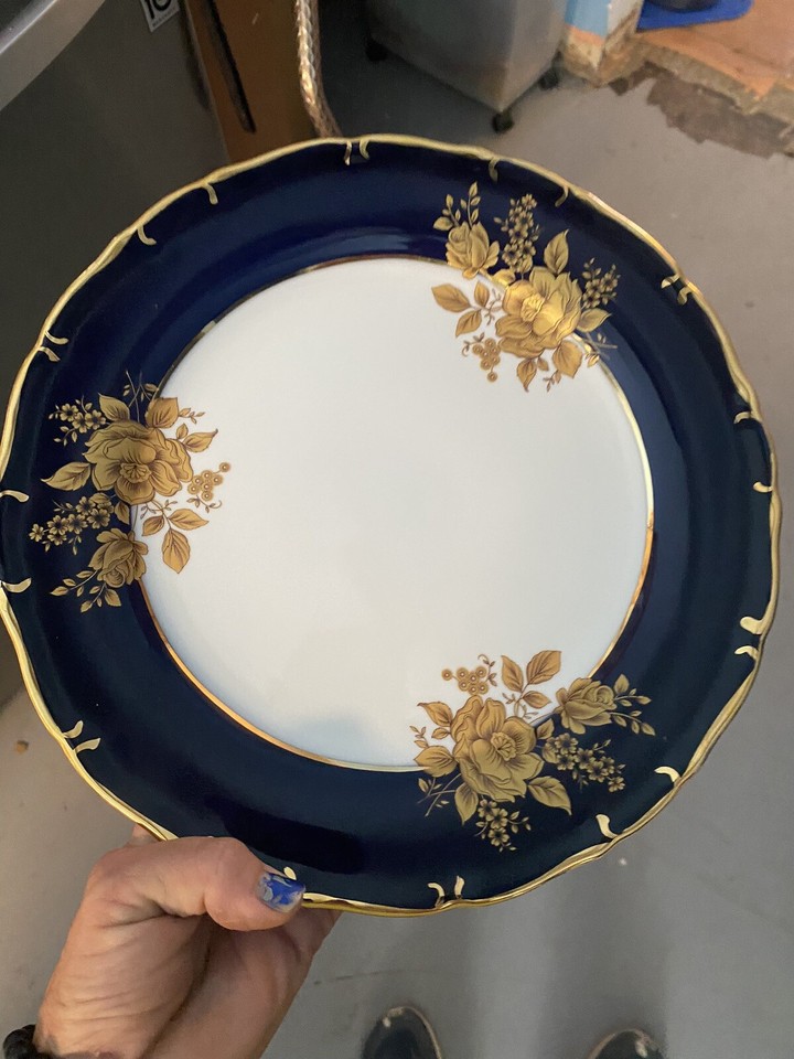 6 Casati Blue flowers,& White with Gold Trim, Side Dishes And One