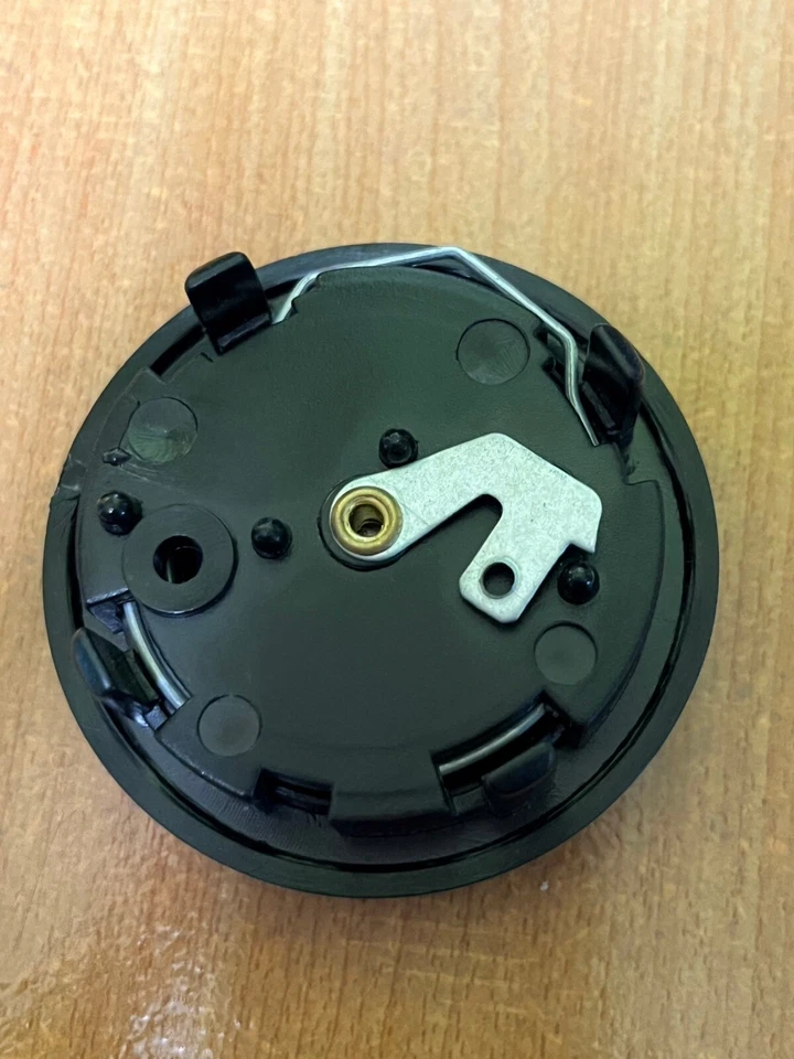 Botón de bocina roja con logotipo VW para volante SPARCO OMP NARDI Foto 4 de 4