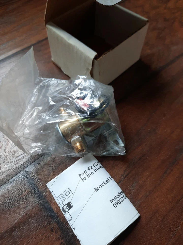 Pieza de montaje de solenoide humidificador de 24 voltios ClenAir CA4040 Foto 3 de 3