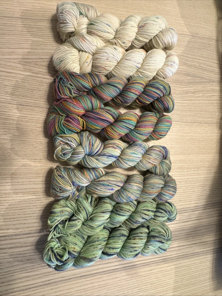 Набор мотков Koigu Jollie Waves 100% Merino KPPPM 8x50 г - Изображение 4 из 4
