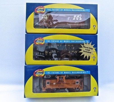 Run of 3 HO Athearn Seaboard Coast Line Cars Wood Chip Hopper, Caboose & Box Ca