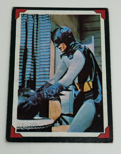 1966 Topps Batman Riddler Back #17 Cautious Caped Crusader — Raw