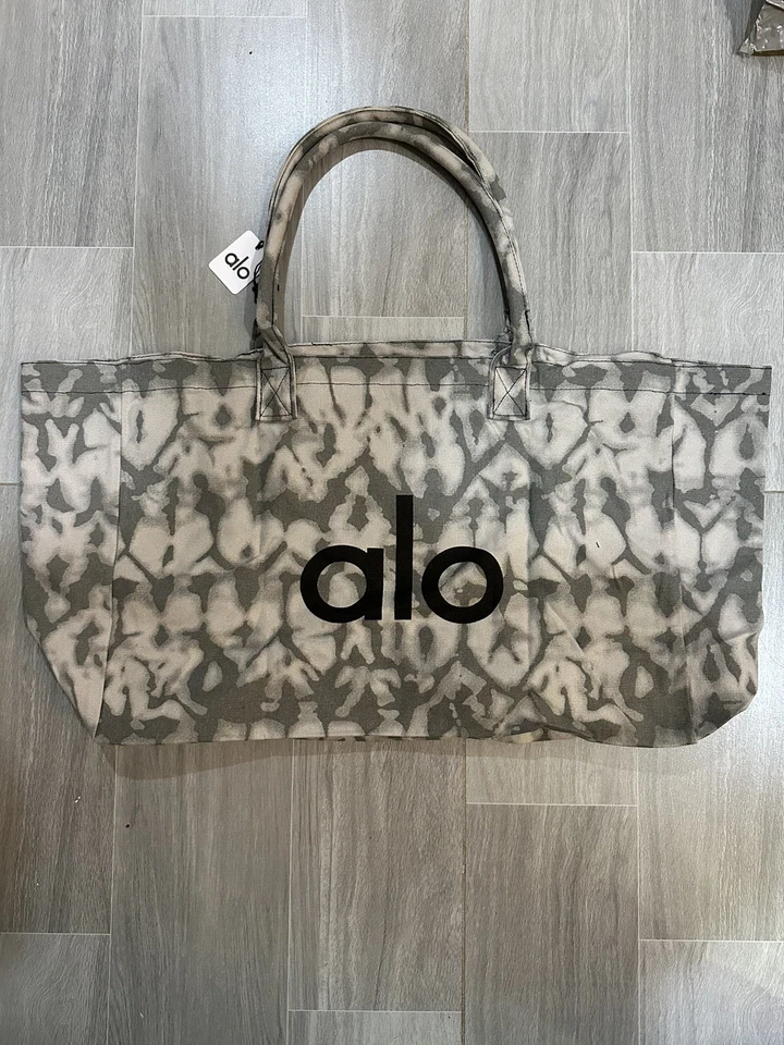 Alo Yoga Tote Bag Large Gray Canvas Tie Dye – Beach / Gym Bag – New with Tags