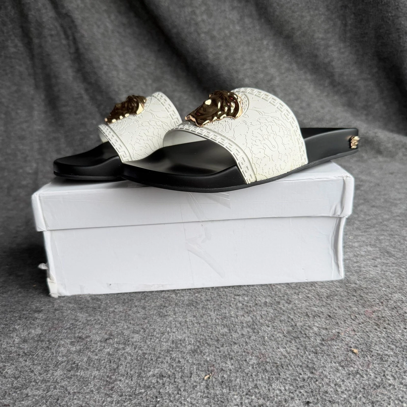 Versace Medusa Slide Sandals Shoes Mens Size 9 White Gold Rubber Italy 1601-6