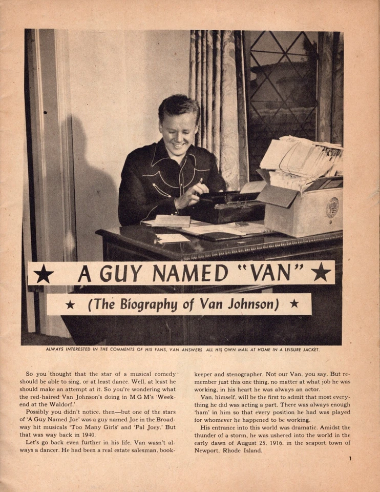 "Stars Overnight" 1945 Inaugural Issue; Lauren Bacall, Van Johnson, Gregory Peck Foto 2 de 4