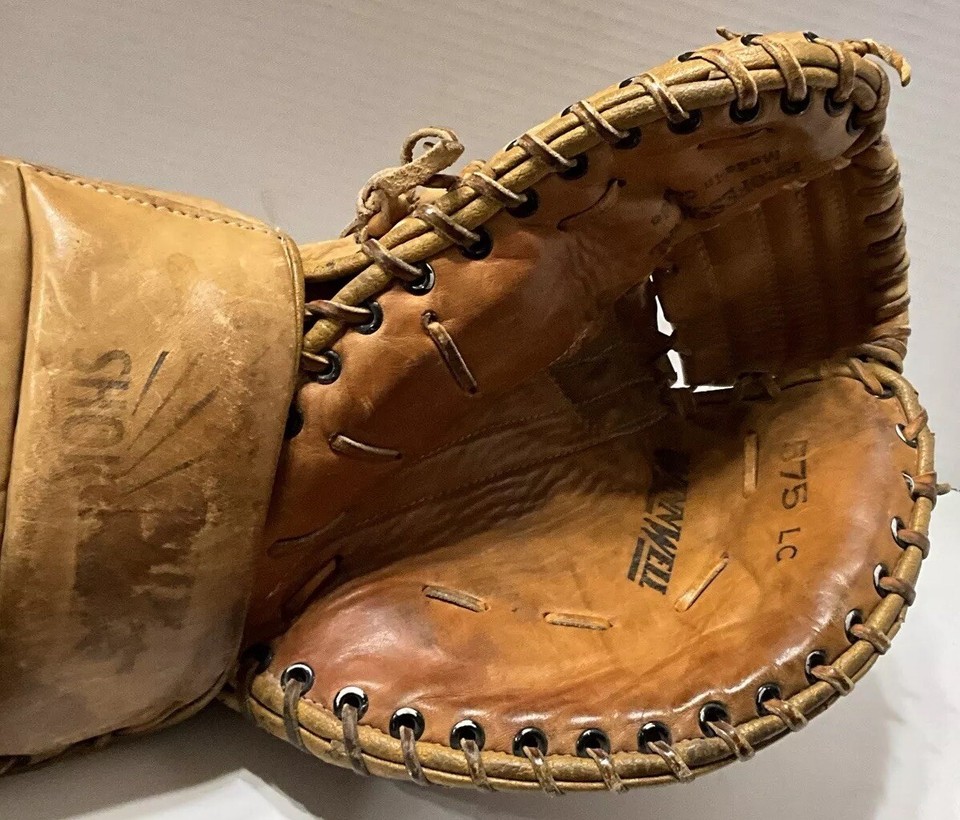 Vintage Early 1960s Pro Winnwell ShockGuard 575 LC Leather Goalie