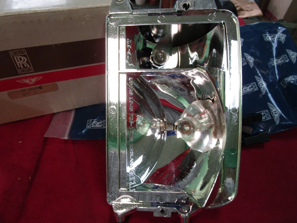 Rolls Royce Silver Spur, Spirit right front indicator lamp assembly UD26356 NOS - Image 2 of 4
