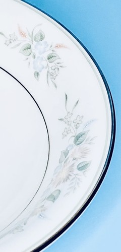 Noritake ROMANCE 6022 Blue Flowers 5 5/8" Fruit Dessert Bowl - Picture 2 of 4