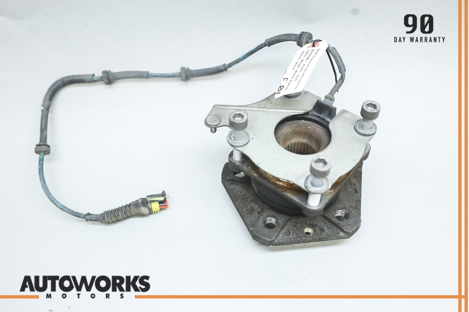 03-08 Maserati Quattroporte M139 Front Right or Left Spindle Knuckle Hub OEM