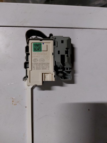 Haier HW80-14636 Türschloss V13305, Orginalteil, ITW Metalflex, Waschmaschine