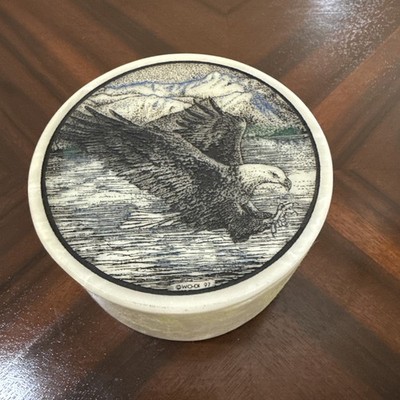 WO-DI Manufacturing Stone Etched Eagle Container W/ Matching Buck Pocket Knife