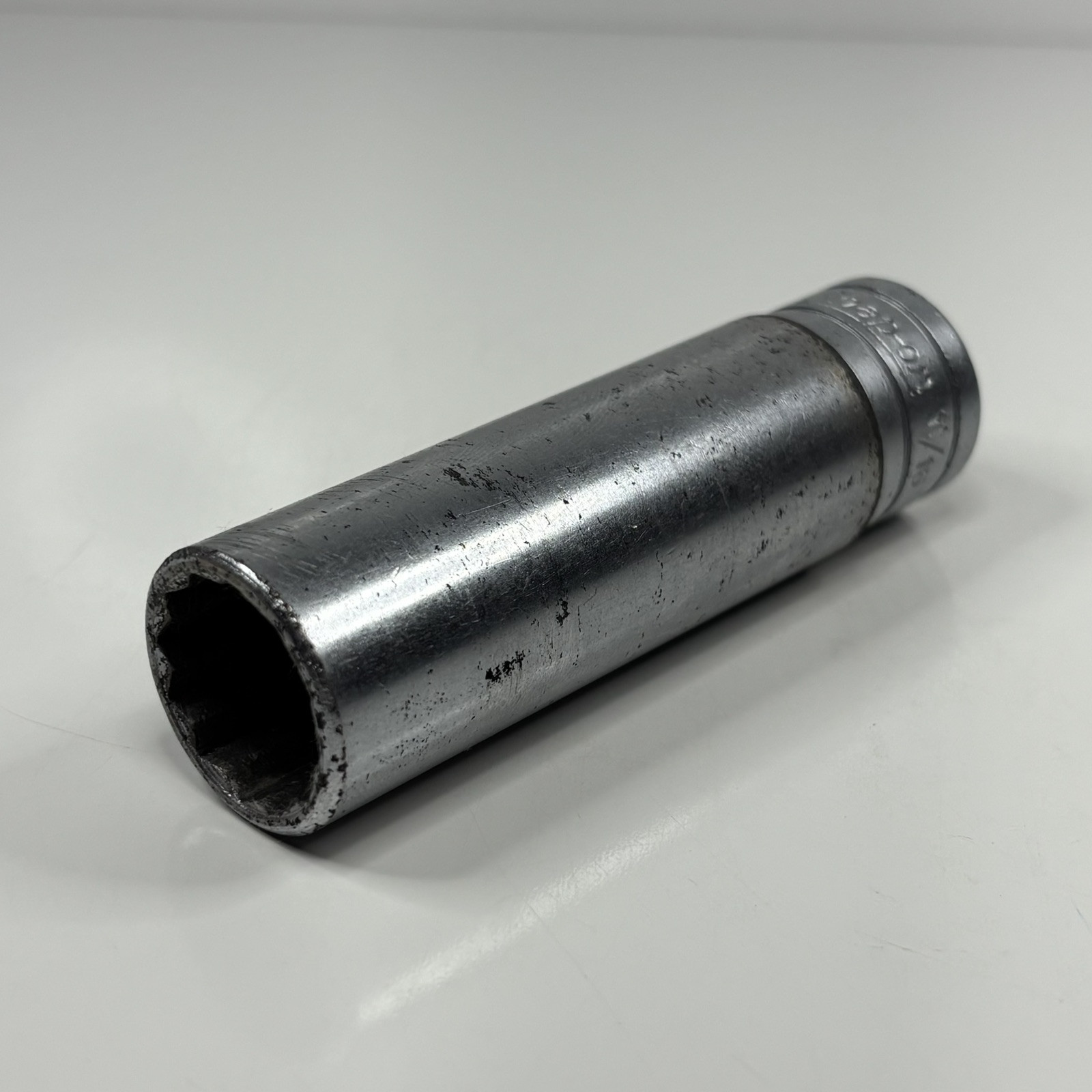 Snap On Tools S221 1/2 Drive 12 Point SAE 11/16 Flank Dr Deep Socket USA VTG