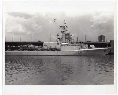 1972-1992 Canadian Destroyer Escort DDH-230 HMCS Margaree 8x10 Original Photo #3