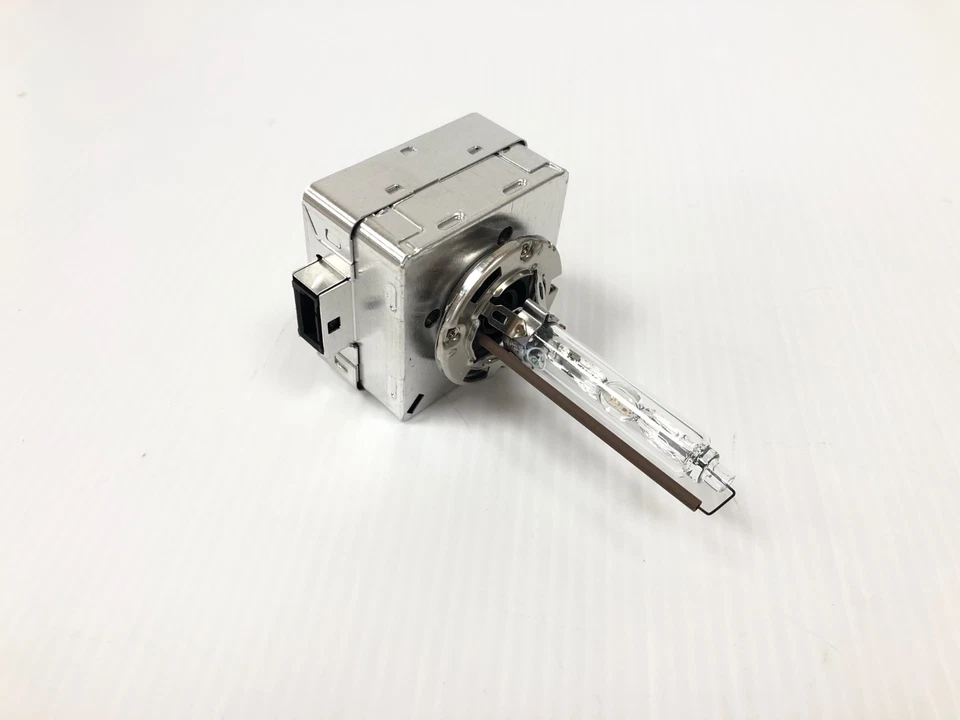 Genuine Land Rover Headlamp Bulb D3S High Intensity DischargeLR009163 - Image 3 of 4