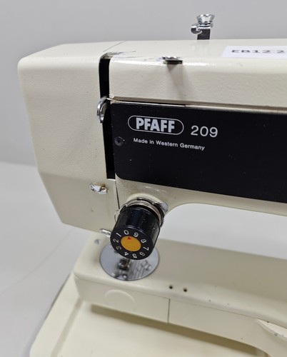 Pfaff 209 Sewing Machine - Untested, For Parts or Repair - Picture 4 of 20