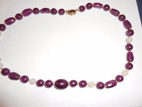 VINTAGE LUCITE PURPLE & CLEAR BEAD NECKLACE - Picture 6 of 9