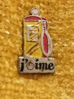   SHEEL Werbepins mit Benzinpumpe, Vintage aus Sammlung.  