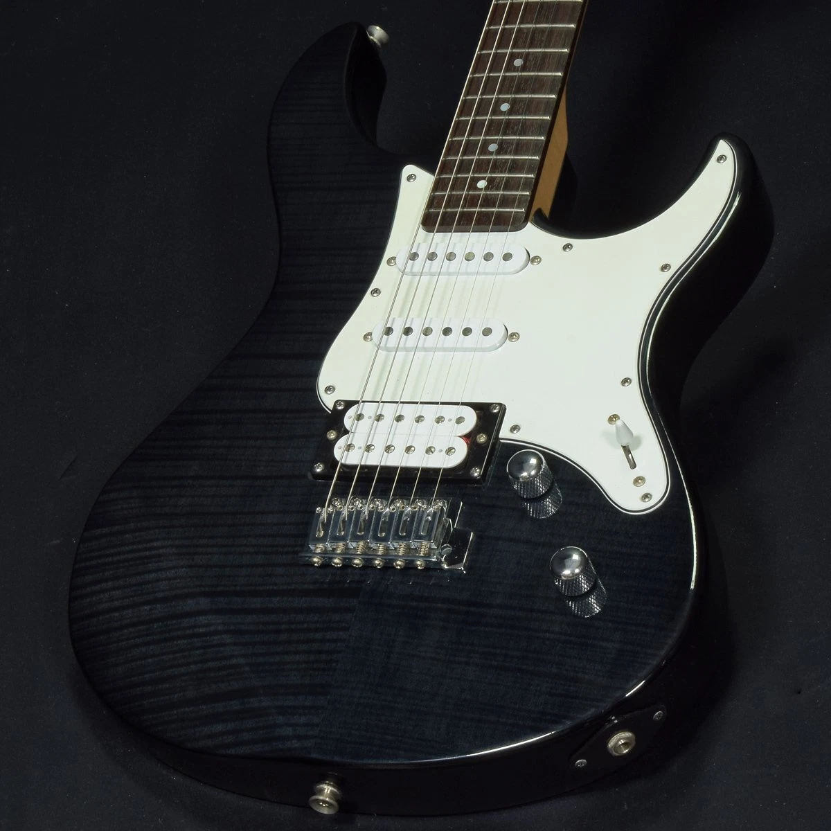 YAMAHA Pacifica / PAC212VFM