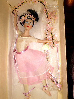 ELEGANTE DOLLS by DAKIN ~ ''Pavlova'' Porcelain Ballerina Doll ~Tag