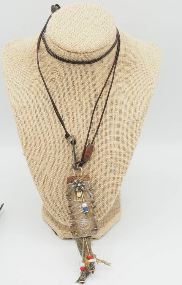 Art Studio Tribal Étnico Chamán Omulet Plata Bronce Oro 14k Collar Unisex Foto 3 de 4