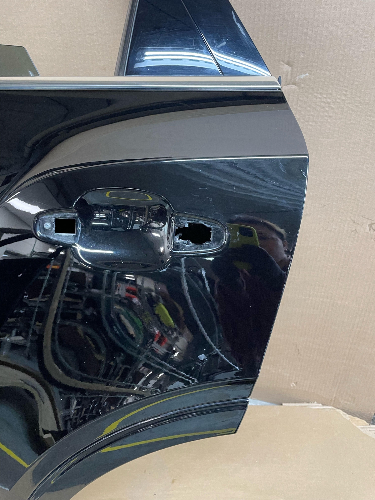 2018 BENTLEY BENTAYGA REAR LEFT SIDE DOOR W/ WINDOW BLACK SAPPHIRE (6905)