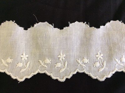 BEAR THREADS #E-501 WHITE SWISS EMBROIDERED EDGING 2 1/4''W--- BY THE YARD