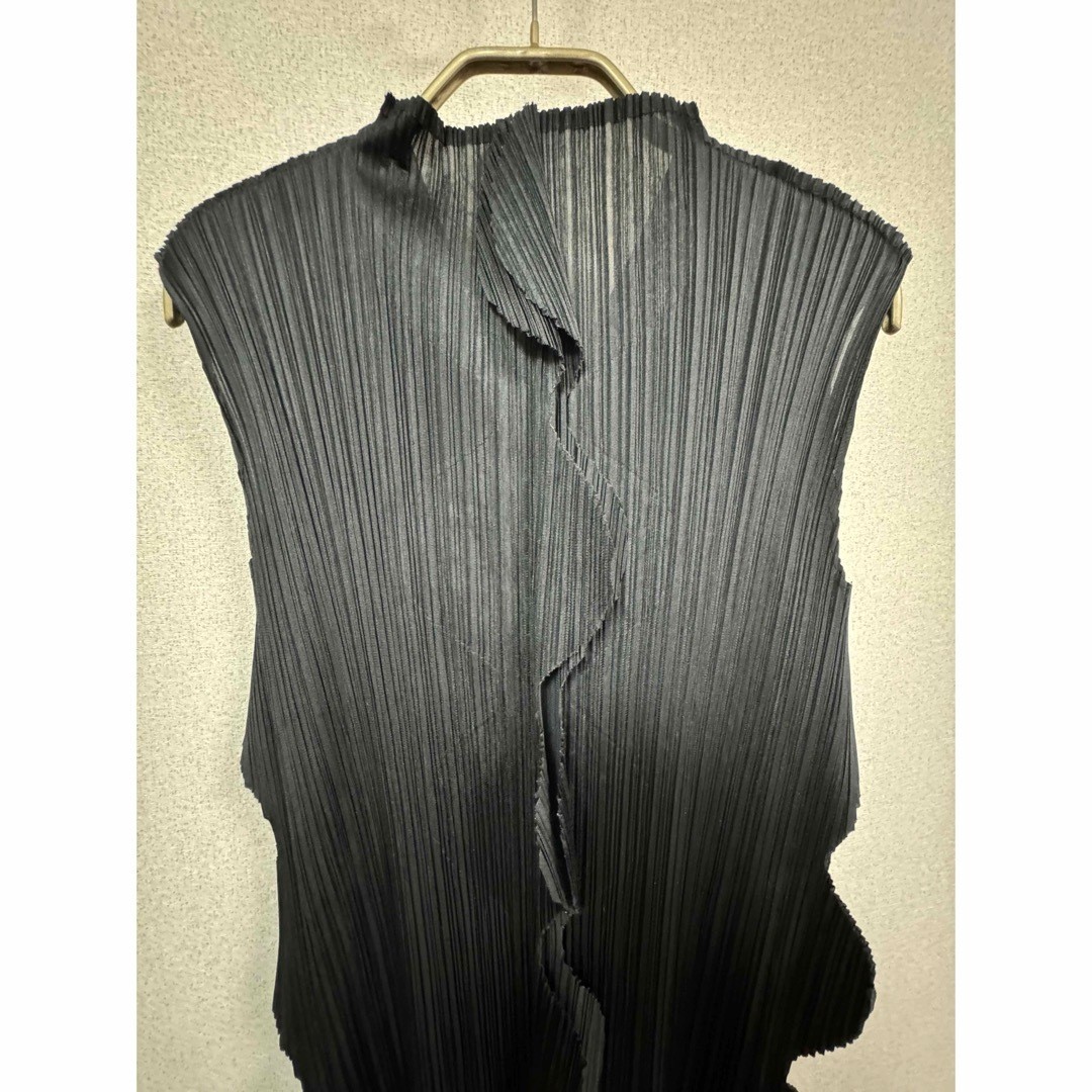 PLEATS PLEASE half circle cutting sleeveless long… - image 3