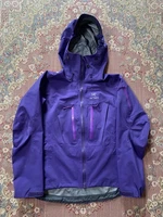 Arc'teryx Alpha SV Women's Gore-Tex Pro Shell Jacket Purple Made in Canada