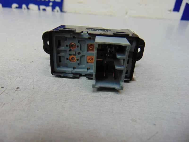 85850-35000 Mando Elevalunas Delantero Derecho para SSANGYONG TIVOLI 2017 177964 - Imagen 2 de 4