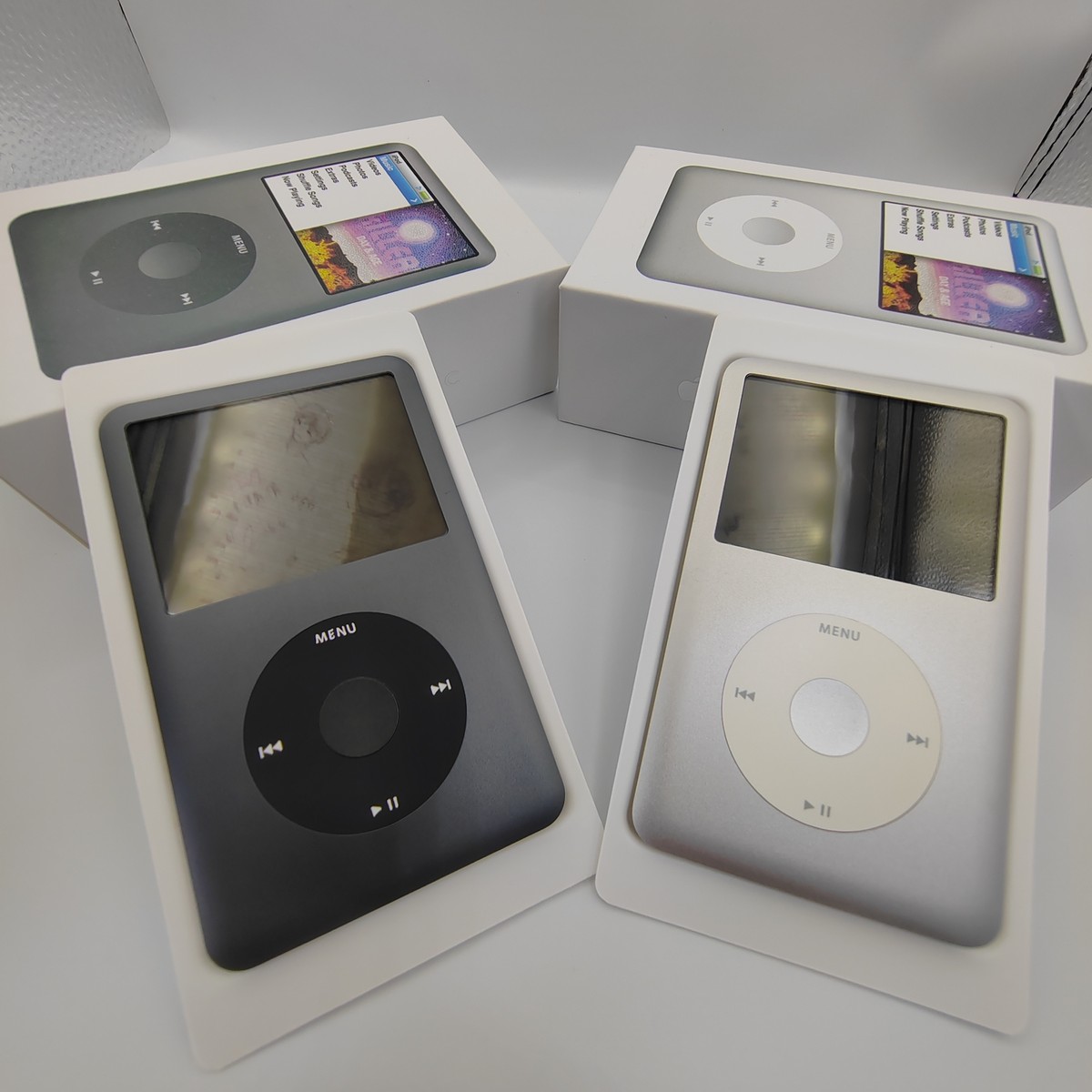 New Apple iPod Classic 7th Generation 120GB 160GB Black/Silver MP3
