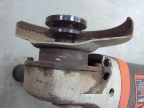 Black & Decker Smerigliatrice elettrica a filo 4 1/2 G950 - Foto 4 di 9