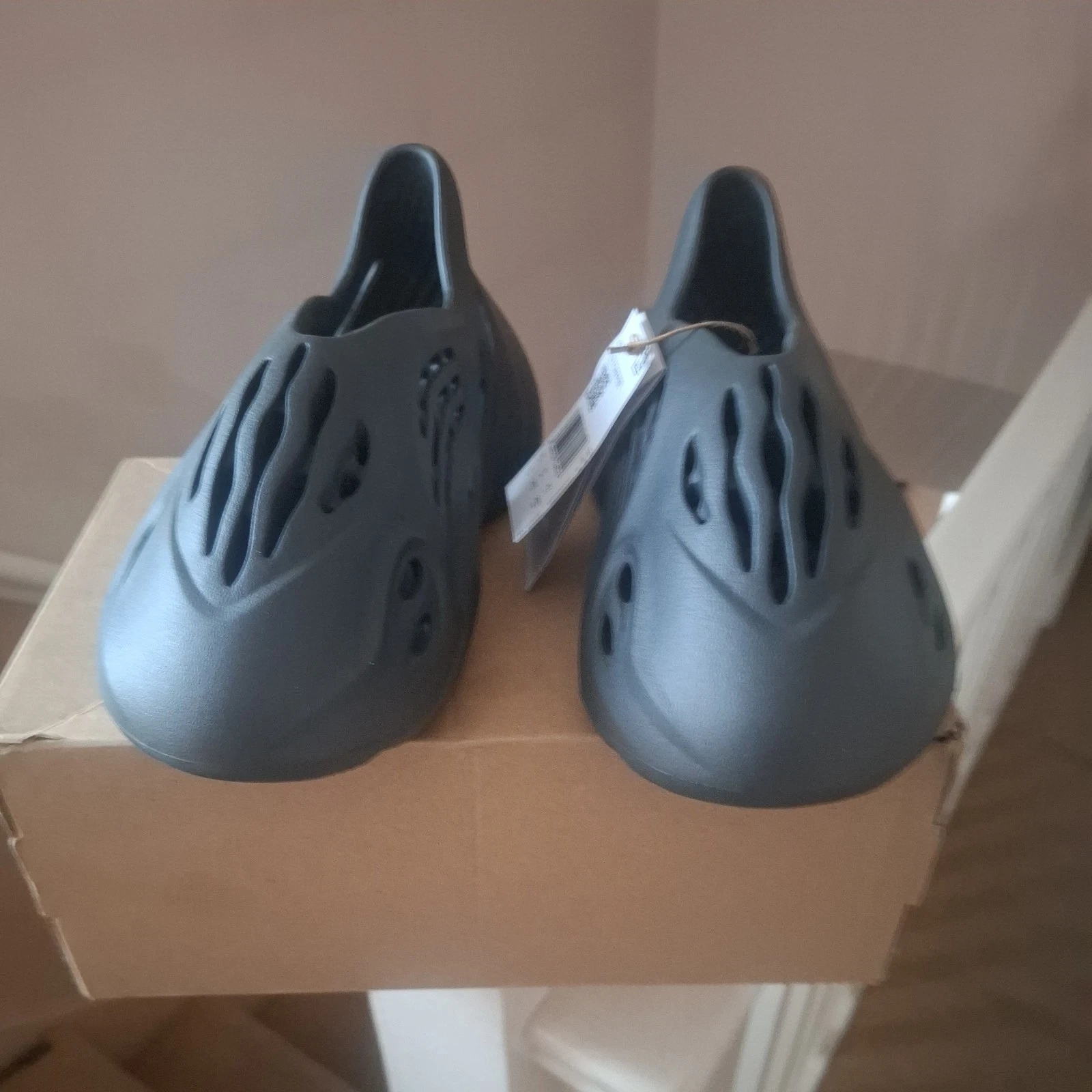 Adidas Yeezy Foam RNR 'ONYX' HP8739 UK 8 EU 42 US 8 PREZZO AL PUBBLICO £ 399 99