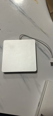 Apple MacBook Air SuperDrive External USB CD/DVD Drive A1379 MD564ZM/A Silver