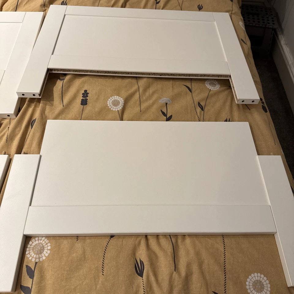 Silver Cross Nursery Set Cot / Toddler Bed and Drawers/ Changing Table White - Image 4 of 4