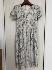 JOE Collaboration Small Floral Pattern Short Sleeve Cut and Sewn Dress