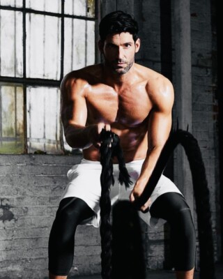 SEXY TOM ELLIS 8x10 PHOTO