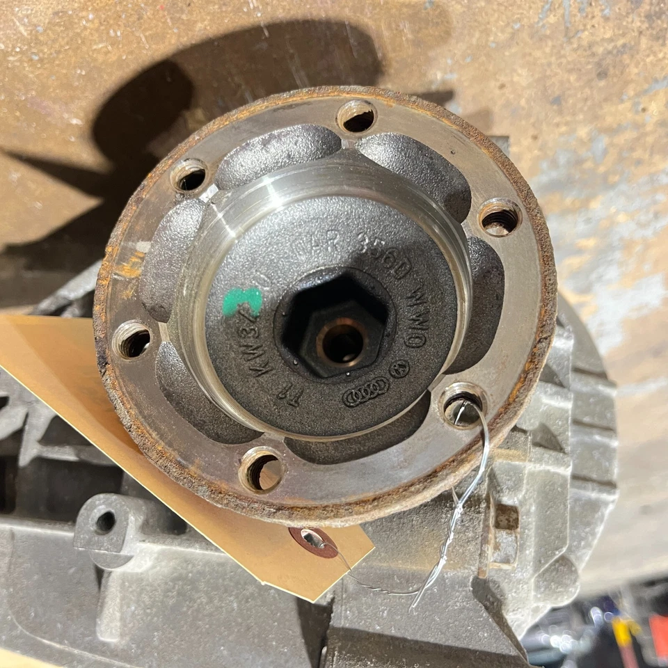 2011 - 2018 AUDI A8L QUATTRO REAR AXLE DIFFERENTIAL CARRIER 121K MILES OEM - Image 3 of 4