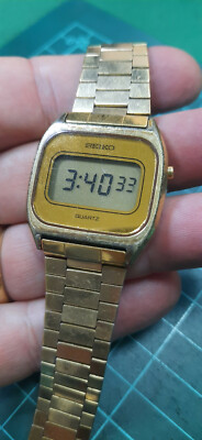 Rare Vintage 1979 Seiko F033-4000 Japan Watch LCD Gold Tone