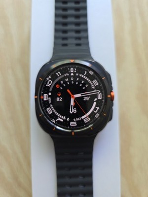 Samsung Galaxy Watch Ultra 2025 LTE Titanium Gray + 2 Armbänder