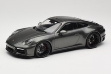 Porsche 911 992 Carrera 4 GTS Green Metallic Minichamps 1:18 | 155063101