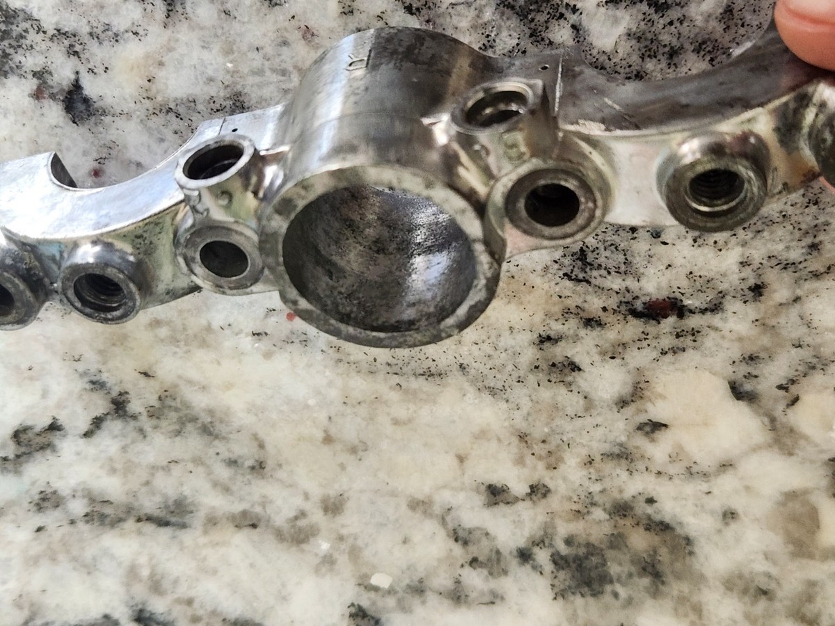 06 / 08 KAWASAKI KX450F CAMSHAFT CAM CAP TOWER HOLDER BRIDGE KX450