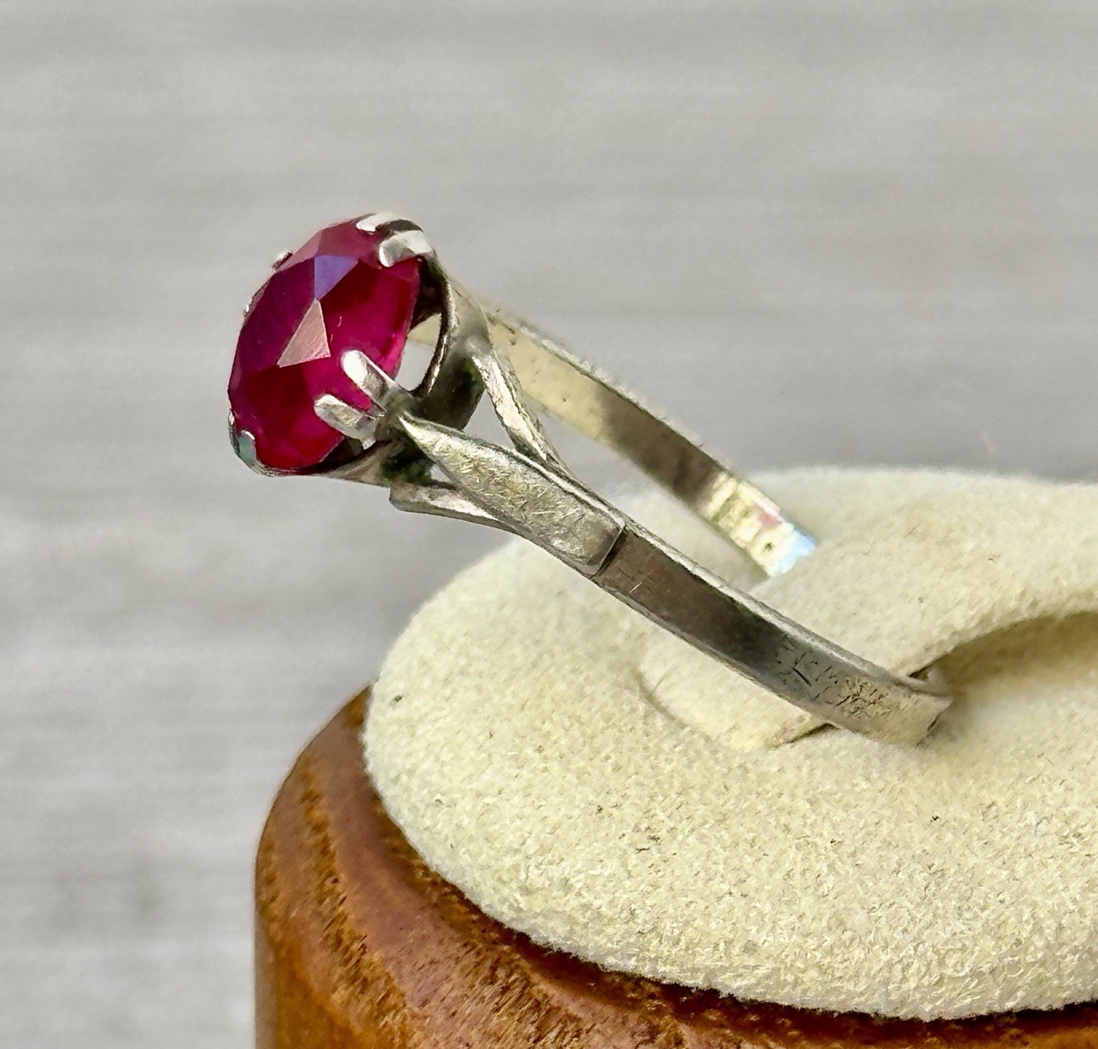Vintage Soviet Ruby Ring with Split Shank – 875 S… - image 6