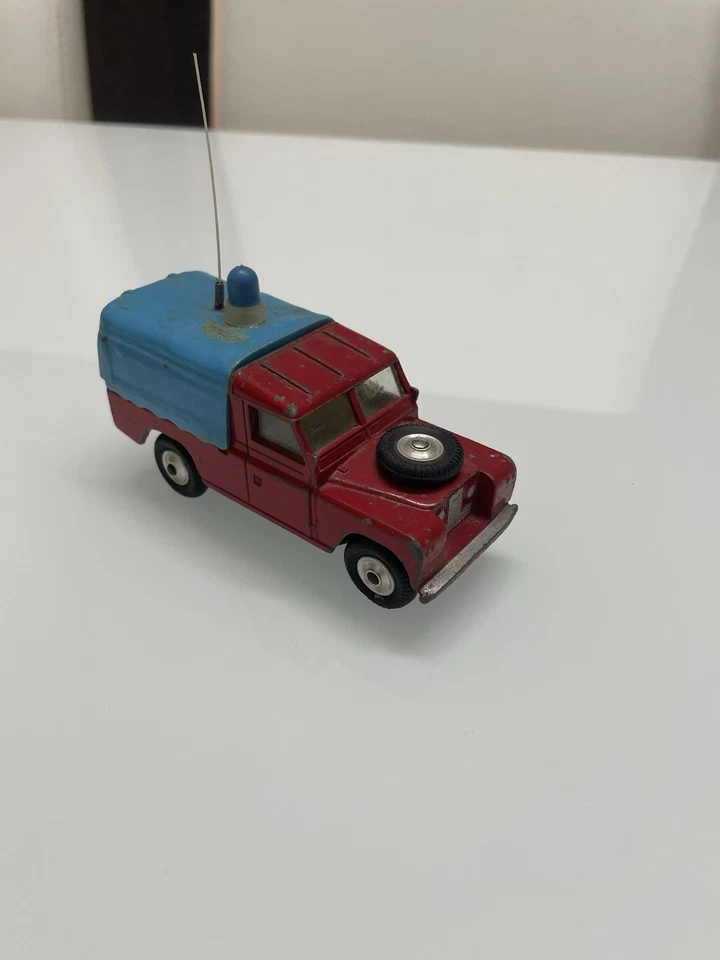 Corgi Toys Land Rover 109 W.B. - Immagine 2 di 4