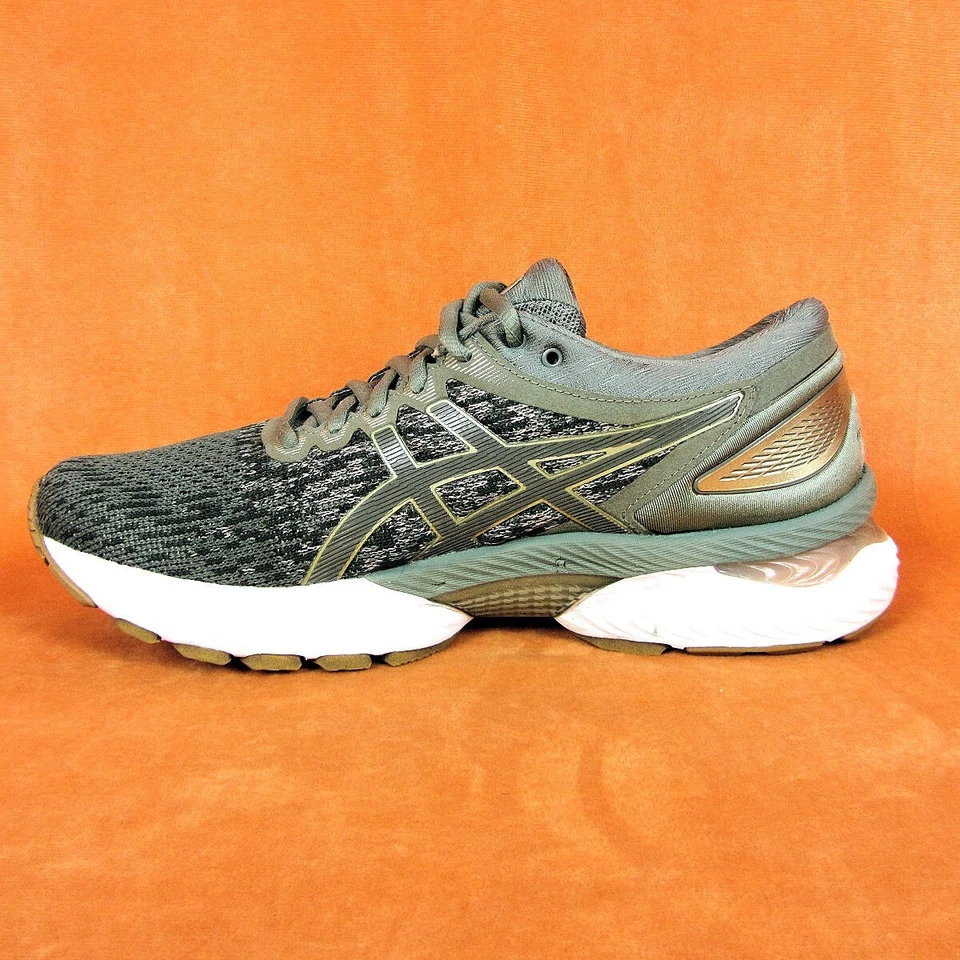 Asics Gel-Cumulus 22 Mujer Zapatos para Correr Verde Salvia Dorado Tenis Talla 8 En muy buena condición Foto 4 de 4