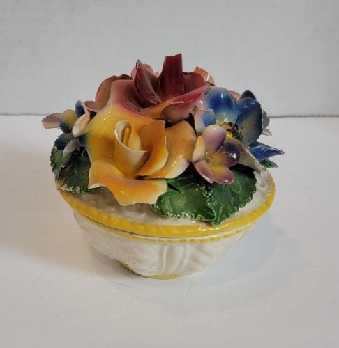 Vintage 50s Capodimonte Italy Porcelain Ceramic Bowl Delicate Floral Lid 3.5in - Picture 4 of 9