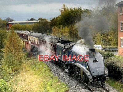 PHOTO  (2) LNER CLASS A4 60007 SIR NIGEL GRESLEYSIR NIGEL GRESLEY ON THE EAST LA